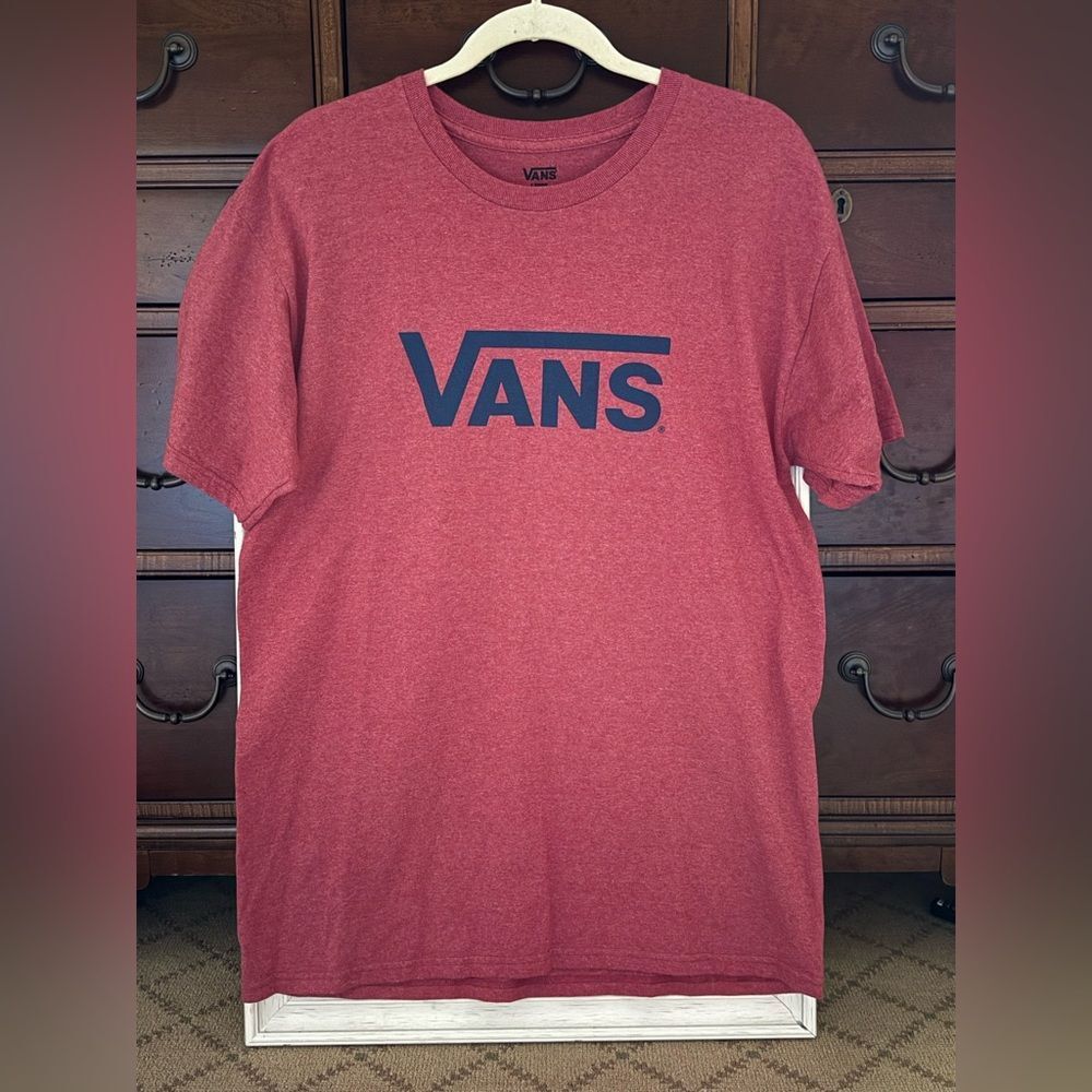 Vans red short sleeve T-shirt with Navy logo L